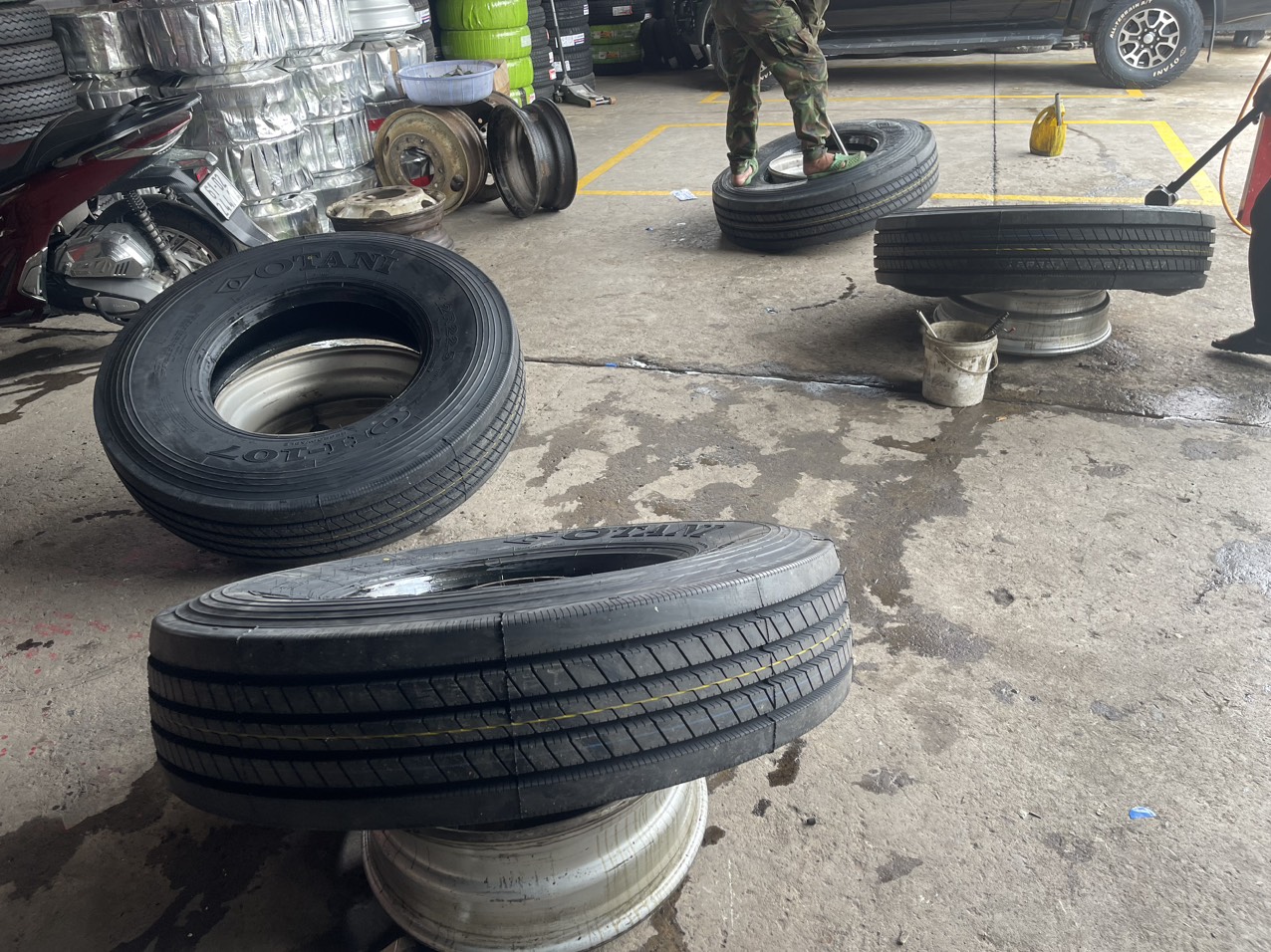 LỐP XE TẢI GIÁ RẺ TẠI CỬU LONG THIÊN - CHẤT LƯỢNG TỐT